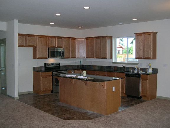 5th image of 14409 20th Avenue Ct E