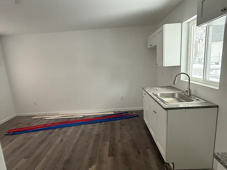 55 Brewster St #1 — Photo 8