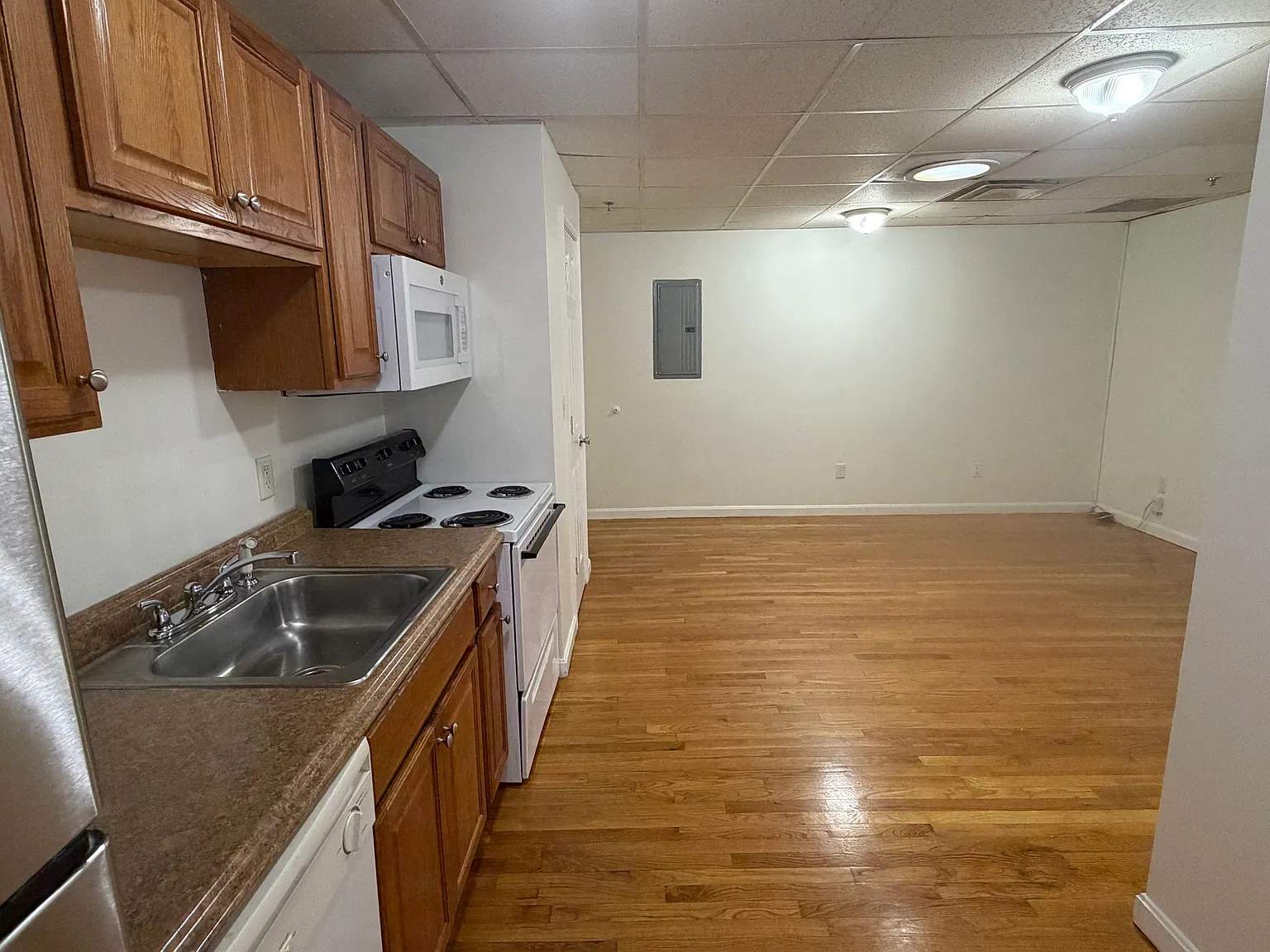 2 bed, $2,200 — Photo 3
