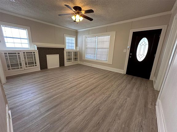 4th image of 3016 James Ave