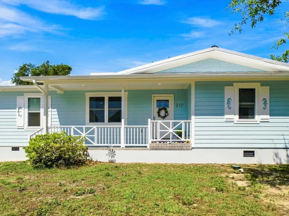 217 NE 38th Street, Oak Island, NC 28465