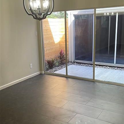 3rd image of 5916 Arncliffe Dr