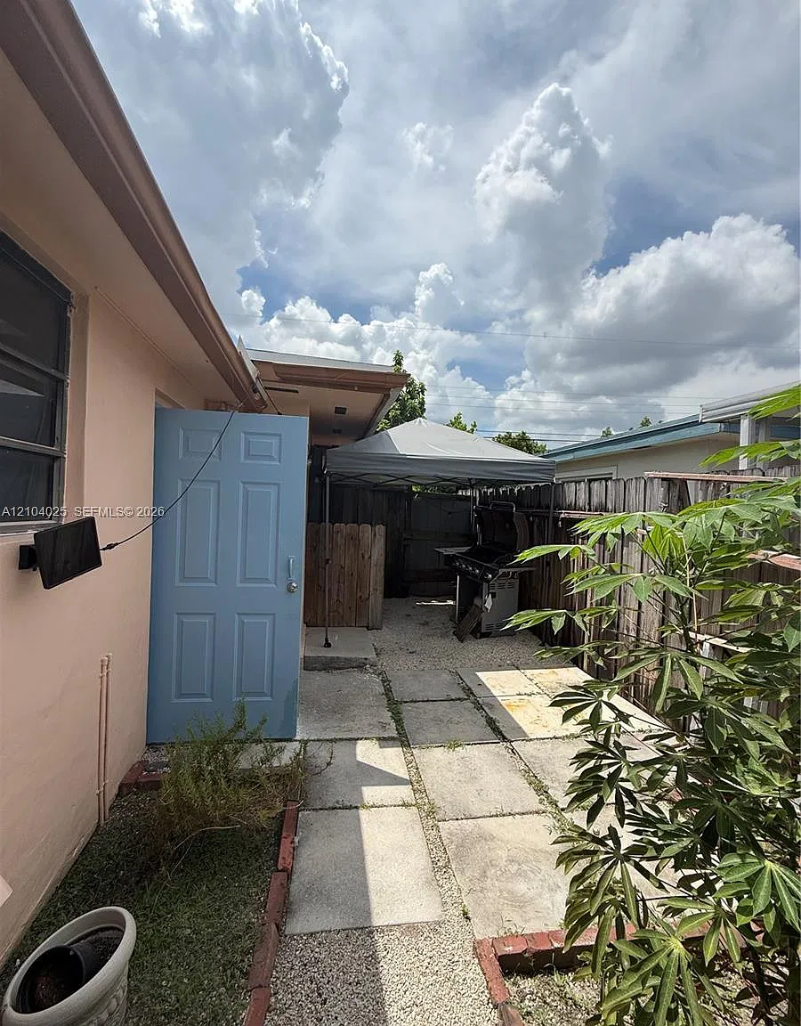 Coral Park Estates Sec 1 — Photo 2