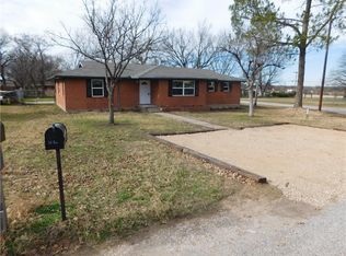 413 Grace St, Bridgeport, TX 76426