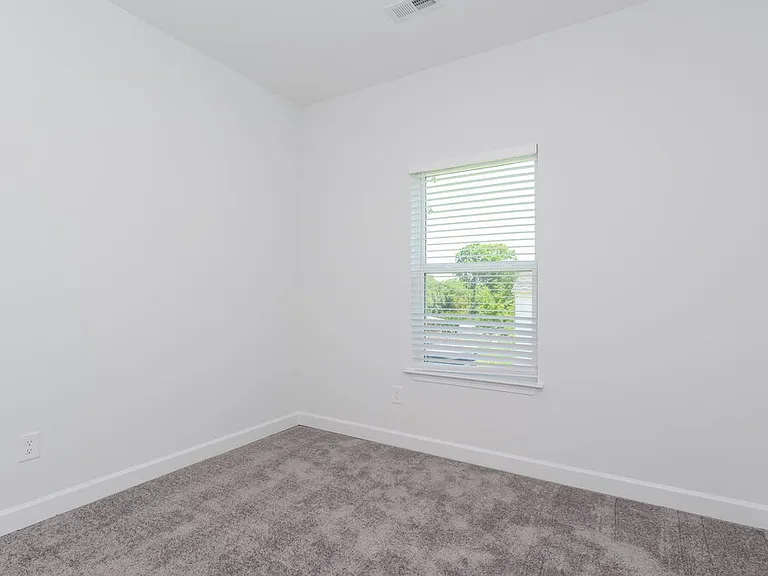 109 McLean St — Photo 13