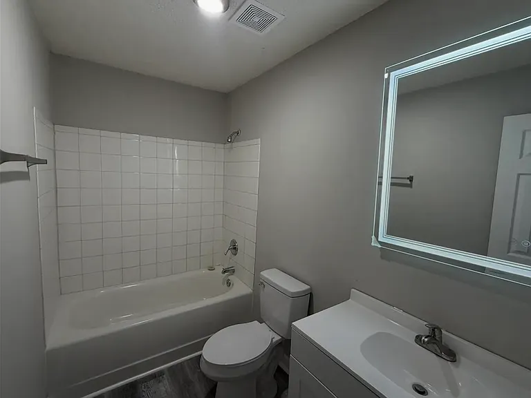 202 Charles St — Photo 3