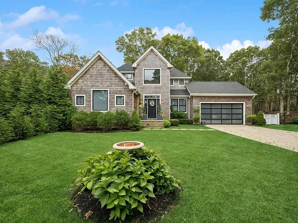 30 Castle Hill Ct