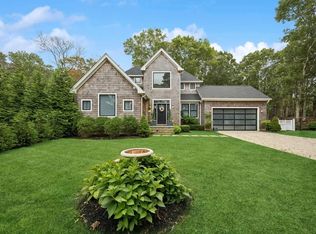 30 Castle Hill Ct, Southampton, NY 11968