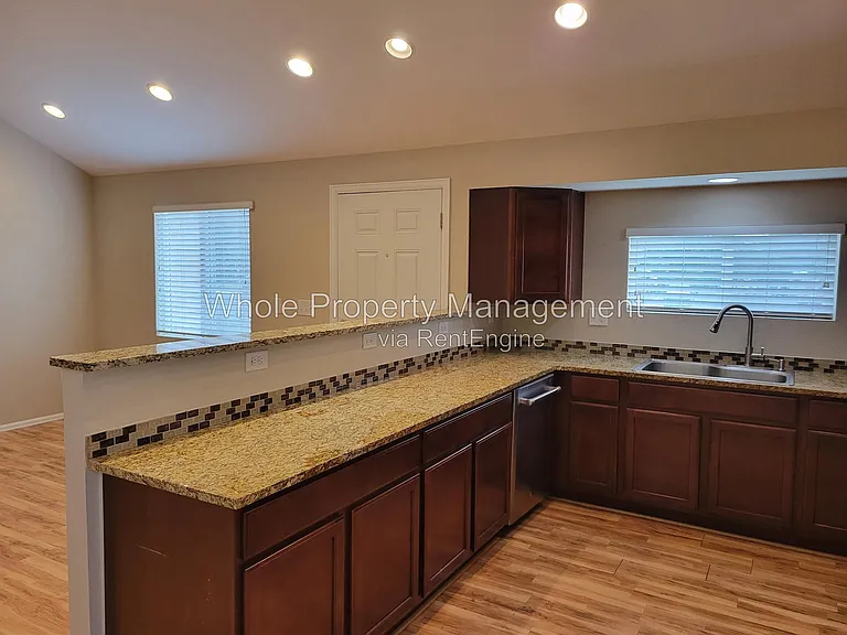 17685 E Temple Dr — Photo 5
