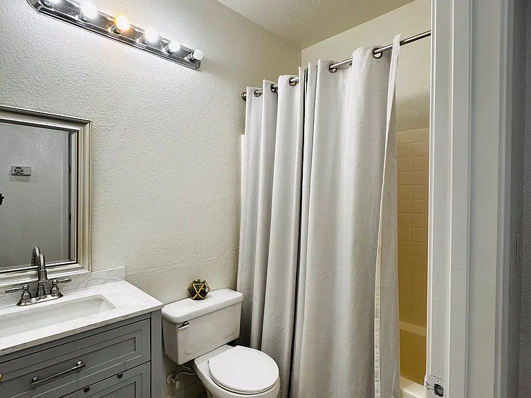4917 Leemans Way — Photo 10