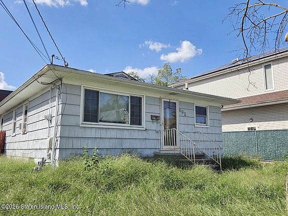 3rd image of 492 Villa Ave