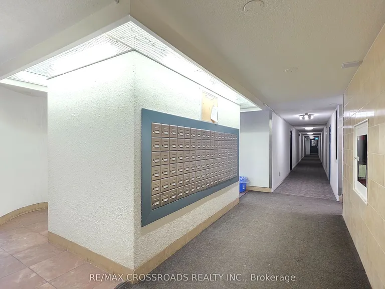 180 Markham Rd #921 — Photo 12
