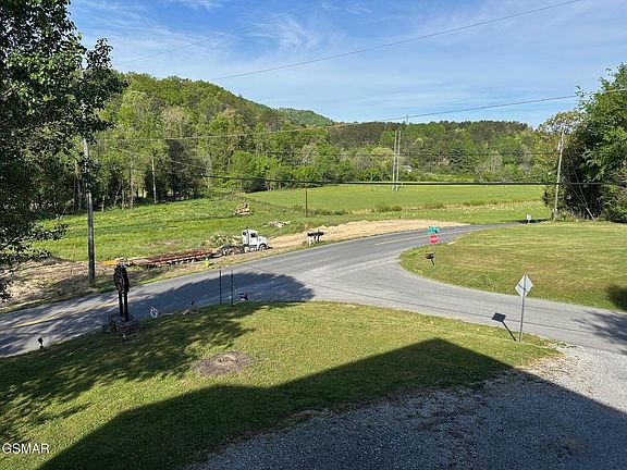 3rd image of 249 Mill View Dr