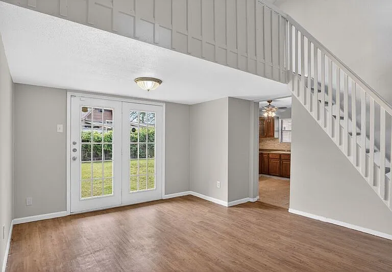 609 Trout St — Photo 18