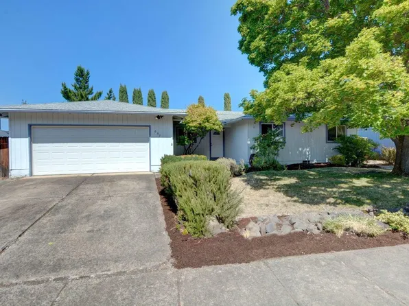 637 Palo Verde Way, Central Pt, OR 97502