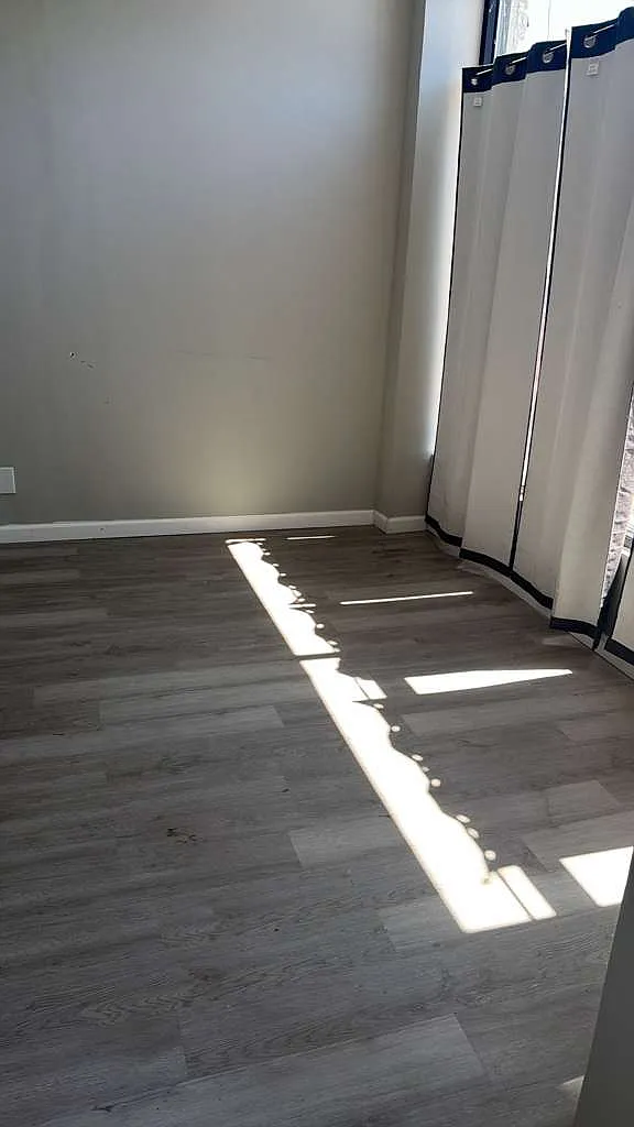 Studio, 986 sqft, $1,200 — Photo 3