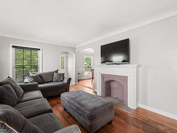 4th image of 3504 W 152nd St