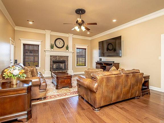 4th image of 4081 Hermitage Dr