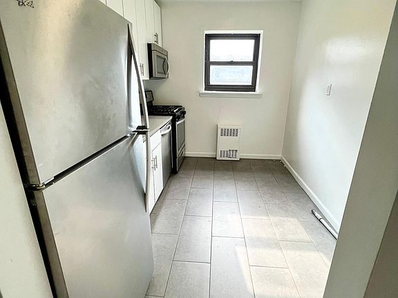 4th image of 3616 Bell Blvd APT 7A