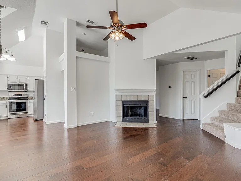 6841 Bellehaven Dr — Photo 3