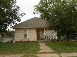 527 Arch St, Baird, TX 79504