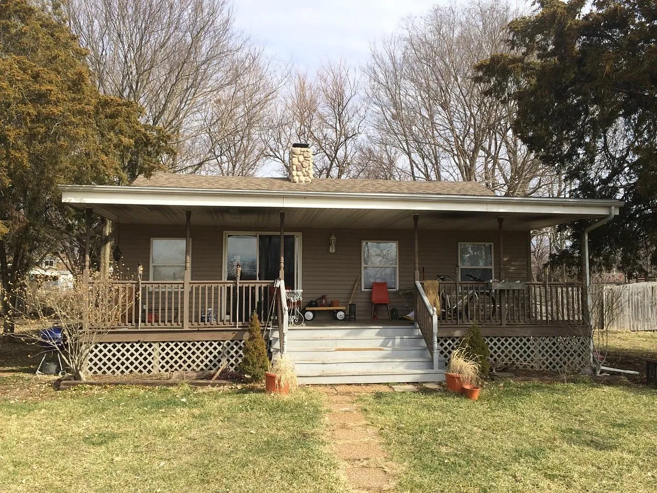 9304 N Kenneth St photo 1