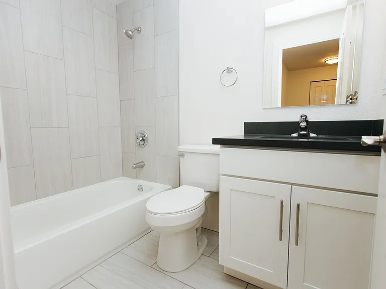 Maple Leaf Residences — Photo 11