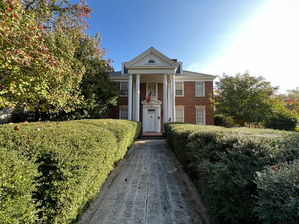 626 Oakland Ave — Photo 2