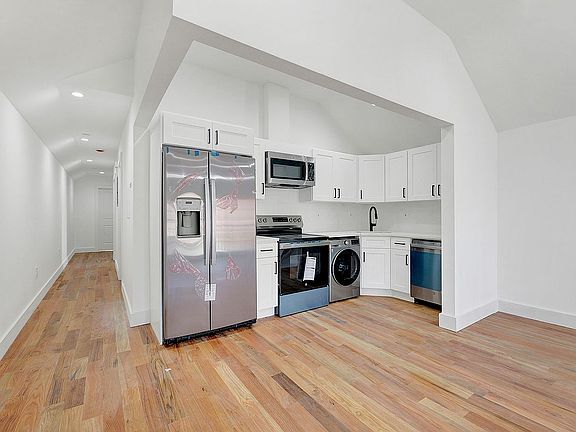 3rd image of 159 Beach 25th St