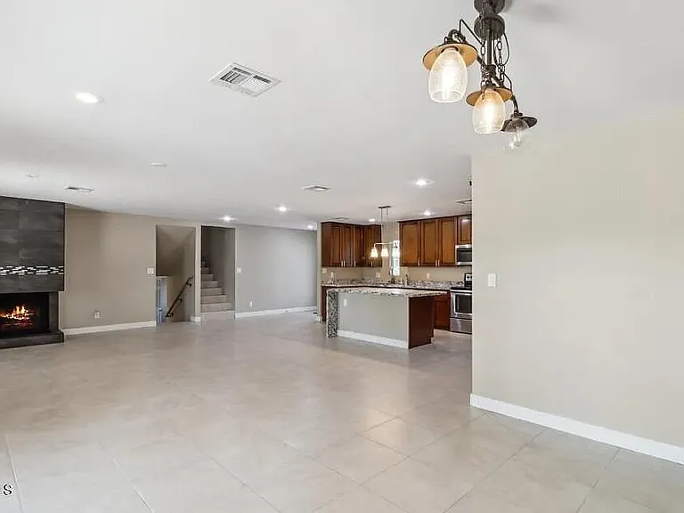 1737 E Manhatton Dr — Photo 21