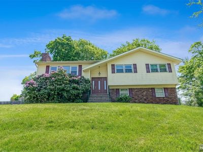 31 Cayuga Ave, Oakland, NJ, 07436