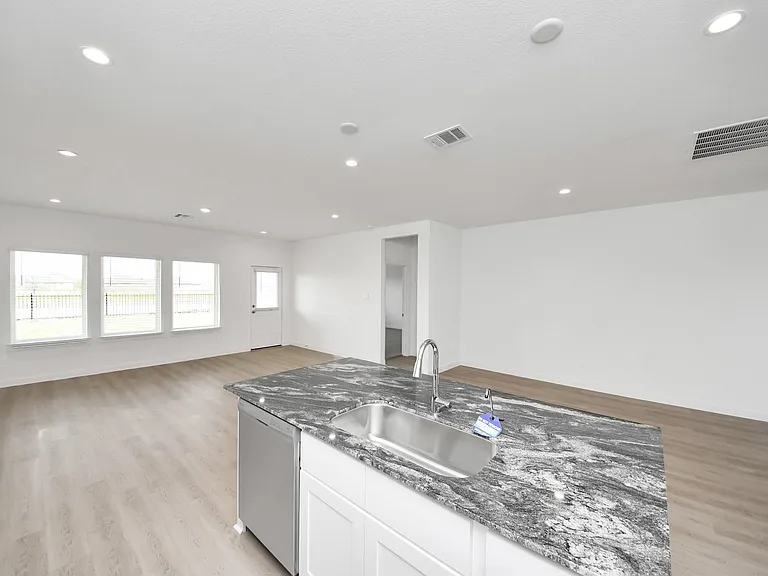 8550 Tropical Breeze Way — Photo 18