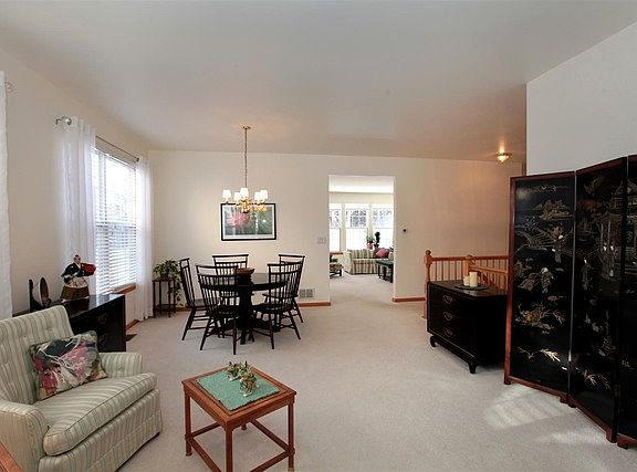 3rd image of 2321 Carillon Dr