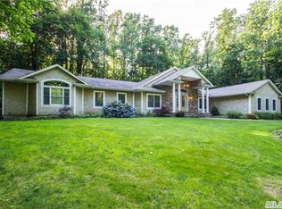 16 Watercrest Ct, Saint James, NY 11780