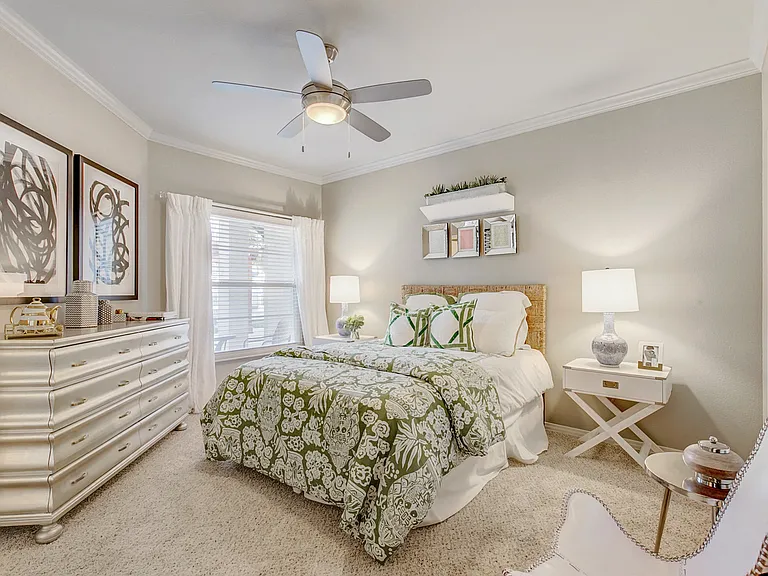 5 Mockingbird Apartments — Photo 7