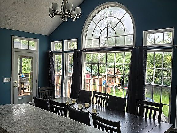 5th image of 704 Brookside Ln