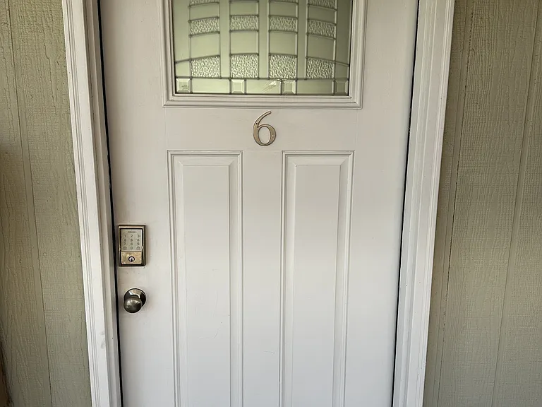 318 Princeton Dr SE #6 — Photo 1