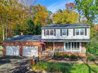 8 Gordon Rd, Red Bank, NJ 07701