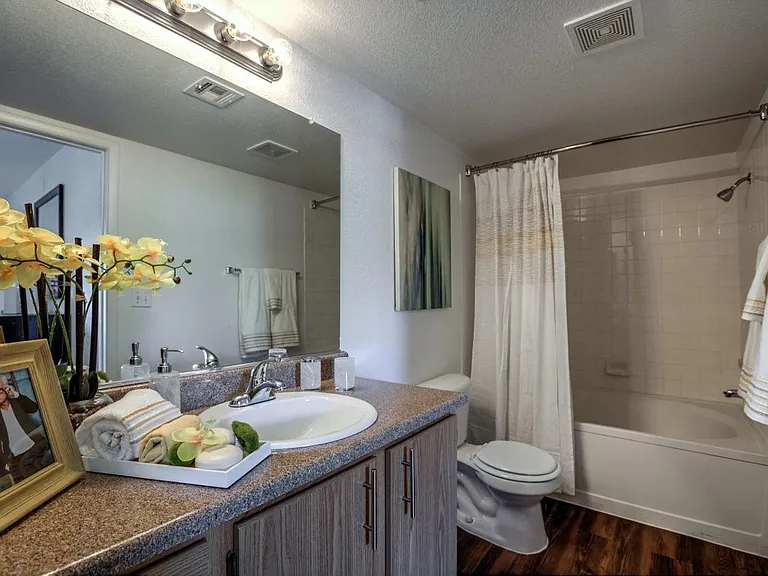 Bella Terra Apartments — Photo 33