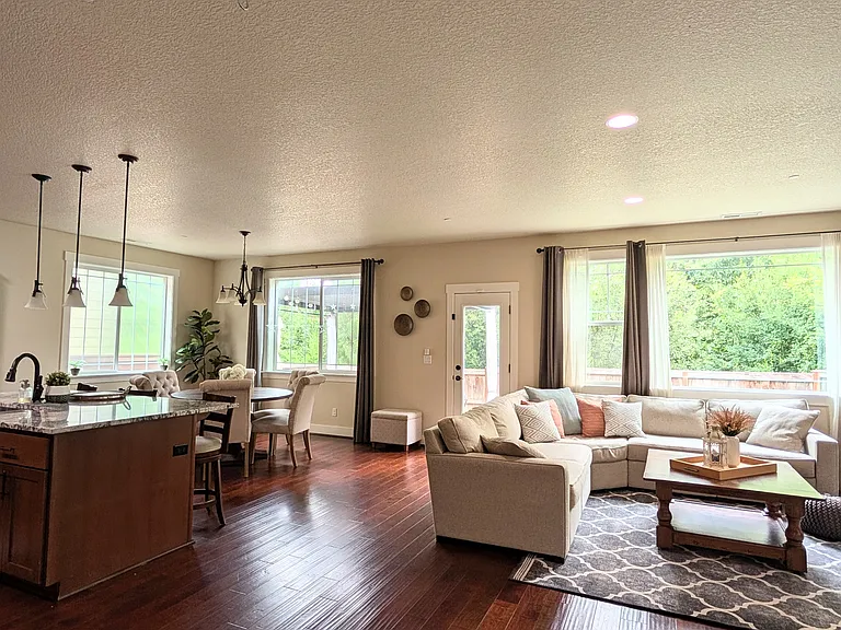 7587 NE Owens St — Photo 12
