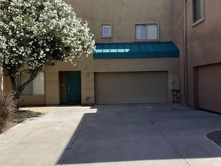 1015 S Val Vista Dr #33 — Photo 1