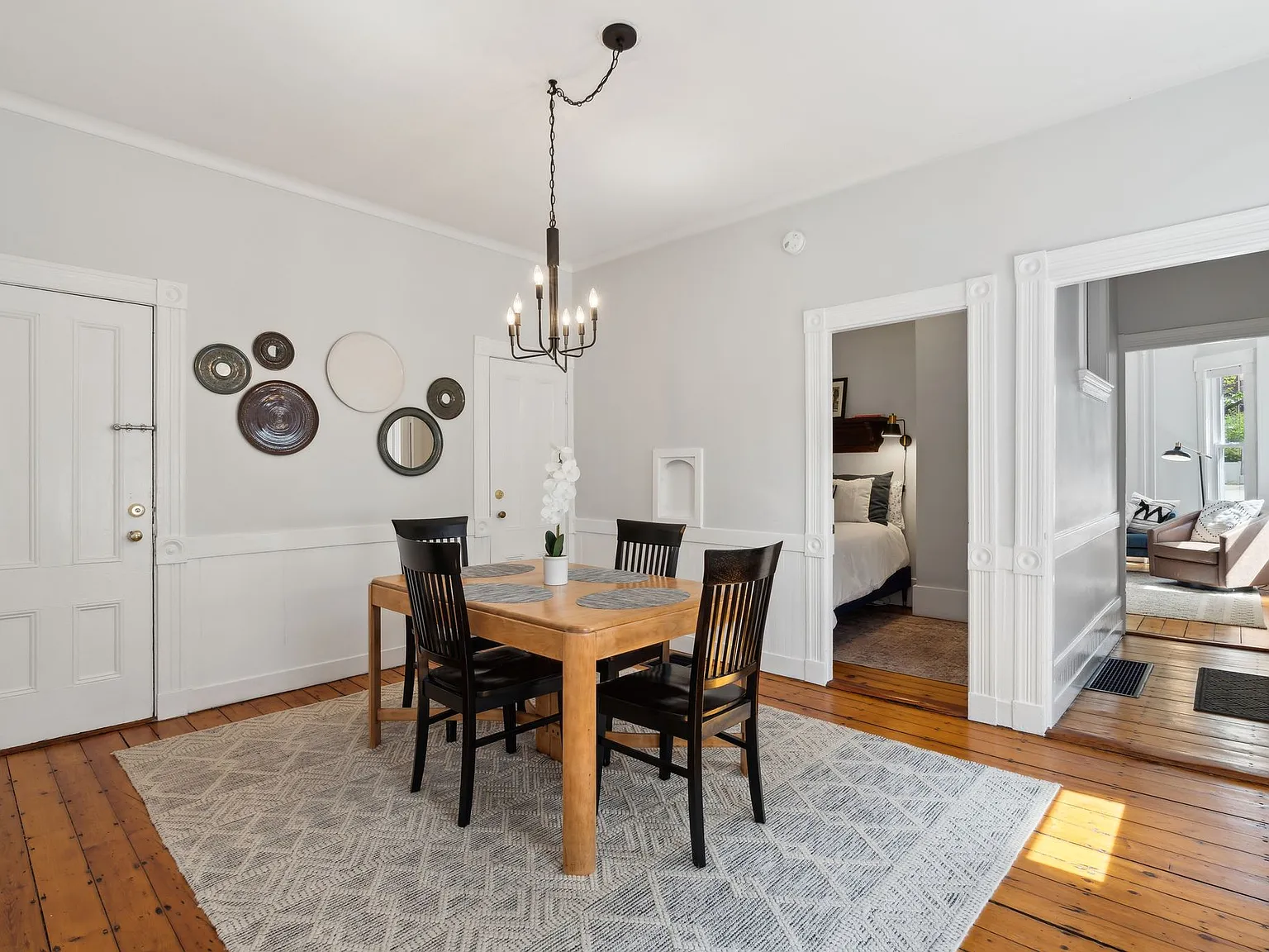 2 bed, 900 sqft, $2,500 — Photo 2