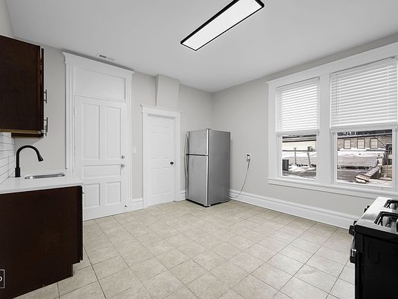5th image of 2542 S Trumbull Ave #2192997