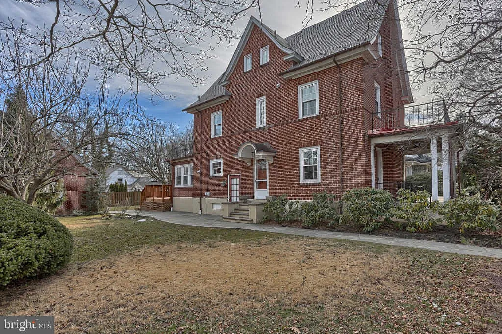 1234 Garfield Ave photo 1