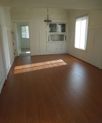4th image of 120 E Jackson St