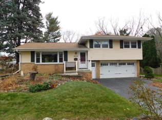 618 Lee Ct, Waukesha, WI 53186