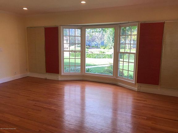 2nd image of 902 Palo Alto Dr