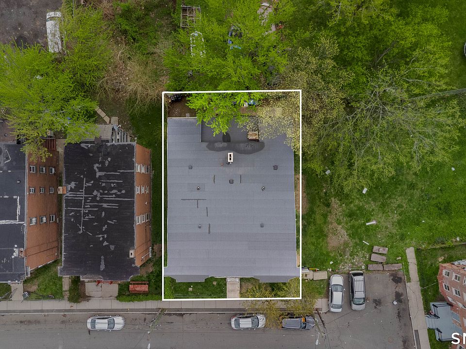 2nd image of 32-34 Bedford Street