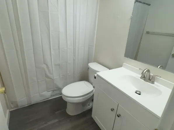 1976 Pepper St APT A, Medford, OR 97501