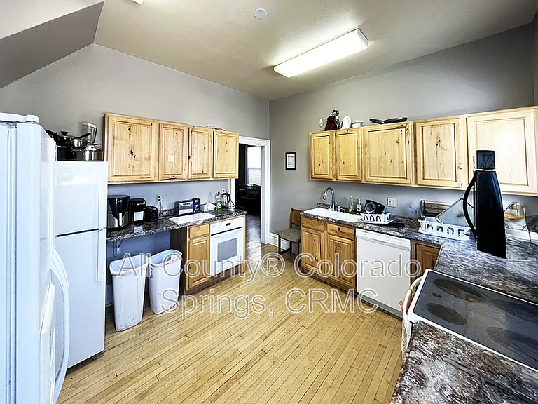 815 N Nevada Ave #205 — Photo 14